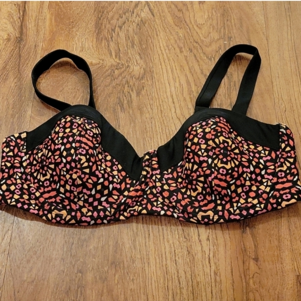 Ava & Viv Swimsuit Top Size 16W Underwire Colorful Pattern with Black Ac…